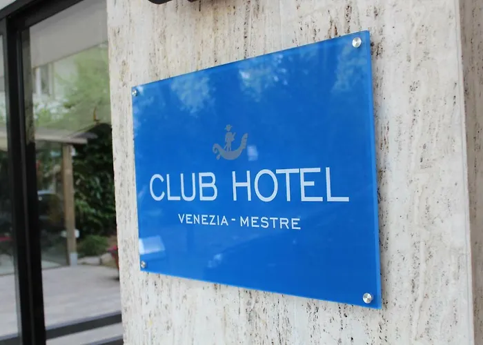 Club Hotel